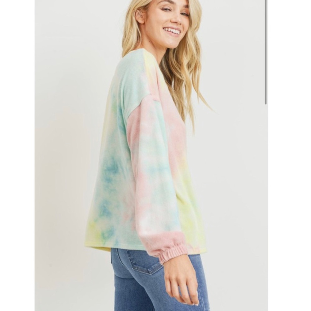 - NEW! Tie Dye Brushed Knit Top! - Picture 6 of 9